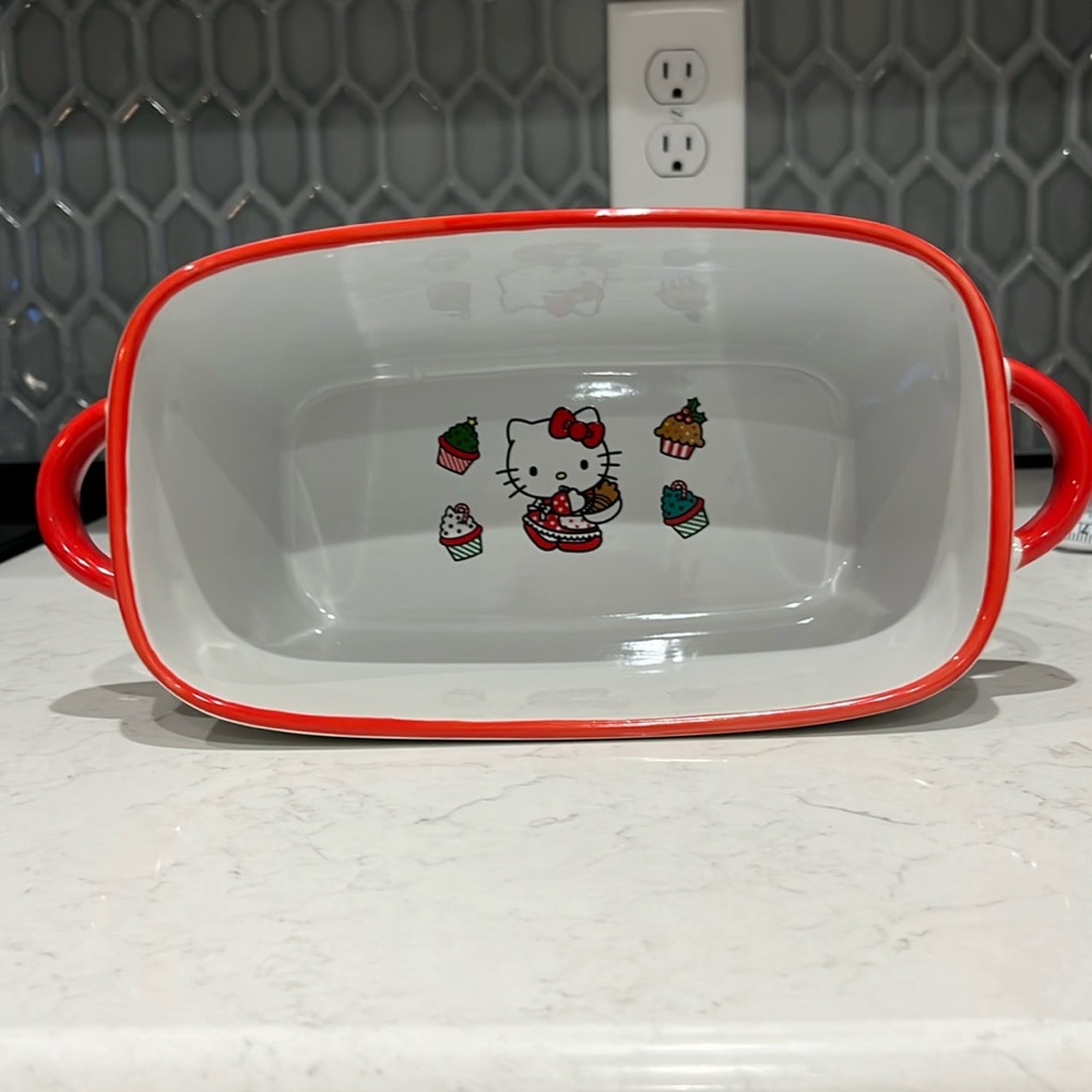 Hello Kitty Holiday Dish — New